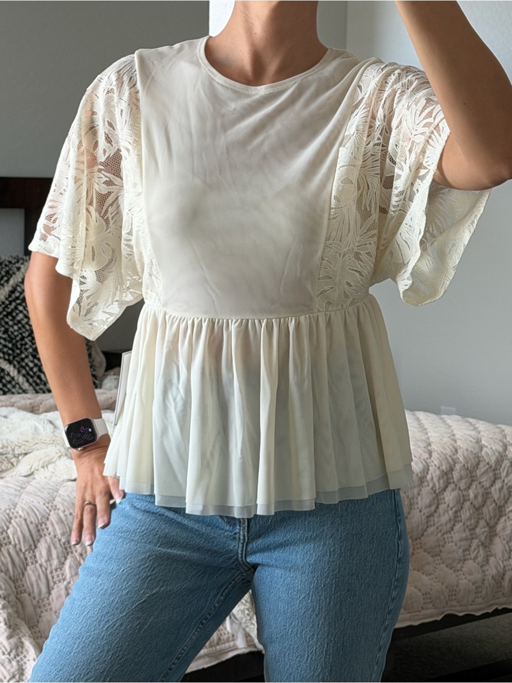 Calligraphie Women’s Lace Sleeve Top